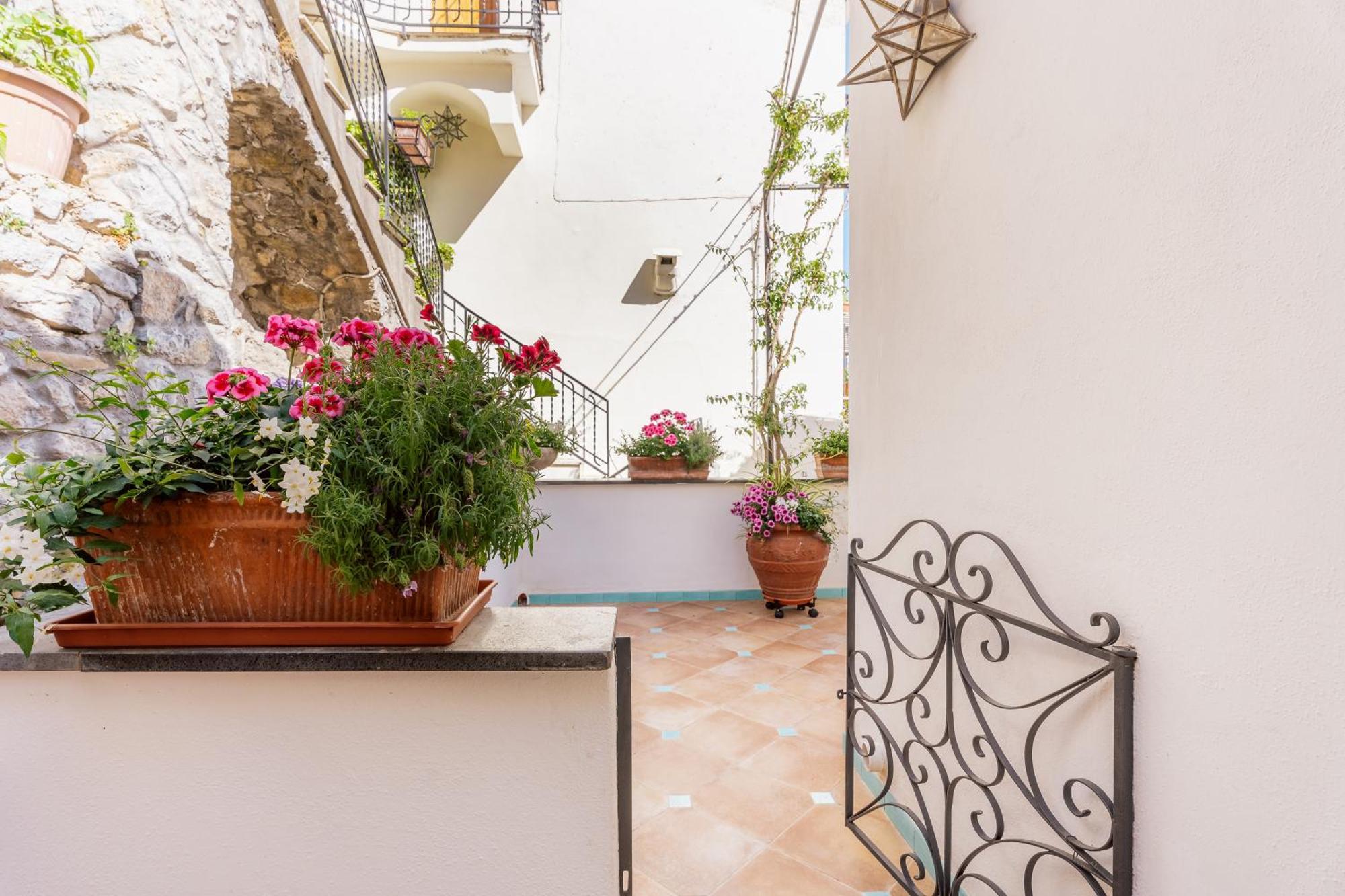Appartement Proprietà Antonio 3 unità indipendenti à Positano Extérieur photo